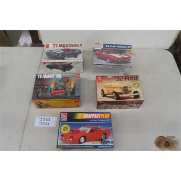 5 Model Kits: '92 Camaro- Sealed, '32 Ford, '69 Camaro Z28- Sealed, TV tommy IVO, '77 Mustang- 1:25 
