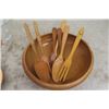 Image 2 : Chip 'n' Dip Bowl, Party Glasses, Wooden Bowl with Wooden Utensils