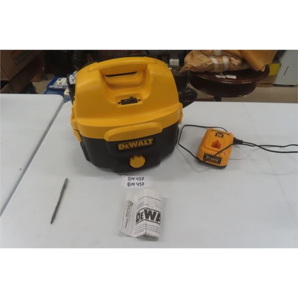 DeWalt Model DC500 Portable Vacuum with Battery + Charger - Tested, Working