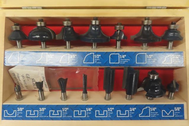 Mastercraft Router 15pc Bit Set- Like New im Wooden Box