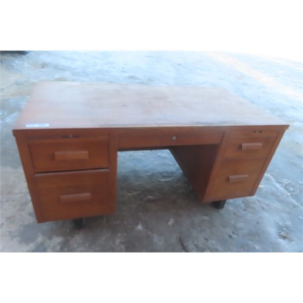 Wood Desk 30'' x 60'' x 30'' 