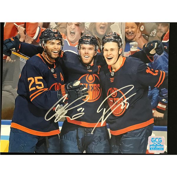 CONNOR MCDAVID AND LEON DRAISAITL SIGNED OILERS 8 X 10 (GCG HOLO)