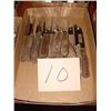 Image 1 : BOX OF STEAK KNIVES