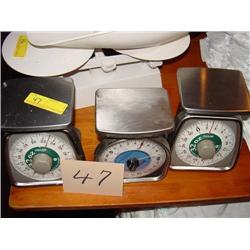 (3) TAYLOR 32 OZ. SCALES