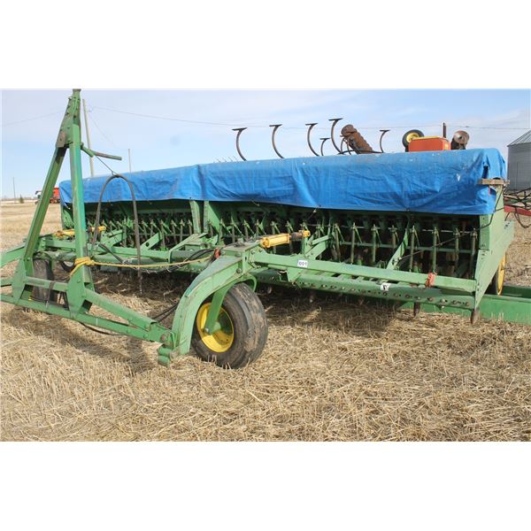JD 9350 Hoe Drill 20' 7" Spacing C/W Mover .One Season on Spikes ,NO grass attach,shedded