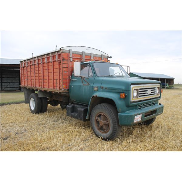 1975 Chev C65 3 Ton Grain Truck, 15' Wooden Box, Hoist, Roll Tarp ,366 V8, 5&2 speed, 97663 Miles SN