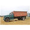 Image 3 : 1975 Chev C65 3 Ton Grain Truck, 15' Wooden Box, Hoist, Roll Tarp ,366 V8, 5&2 speed, 97663 Miles SN