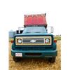 Image 6 : 1975 Chev C65 3 Ton Grain Truck, 15' Wooden Box, Hoist, Roll Tarp ,366 V8, 5&2 speed, 97663 Miles SN