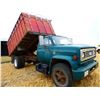 Image 7 : 1975 Chev C65 3 Ton Grain Truck, 15' Wooden Box, Hoist, Roll Tarp ,366 V8, 5&2 speed, 97663 Miles SN
