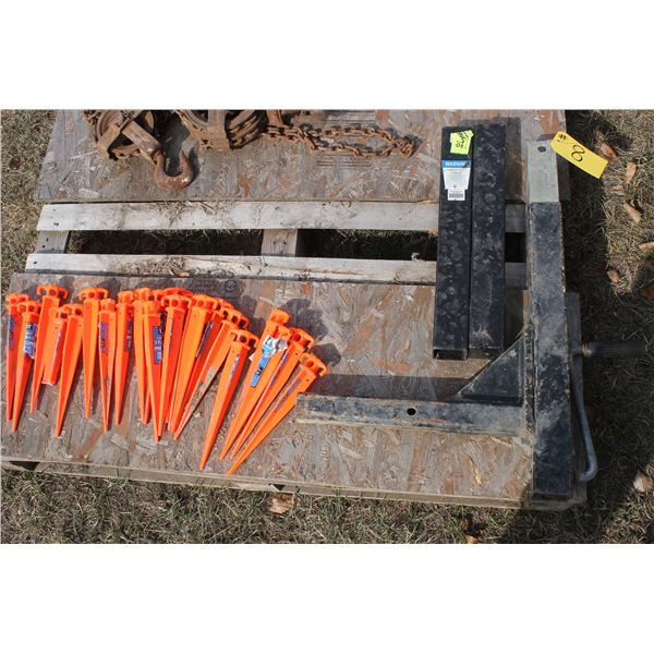 Retractable jack and plastic stakes