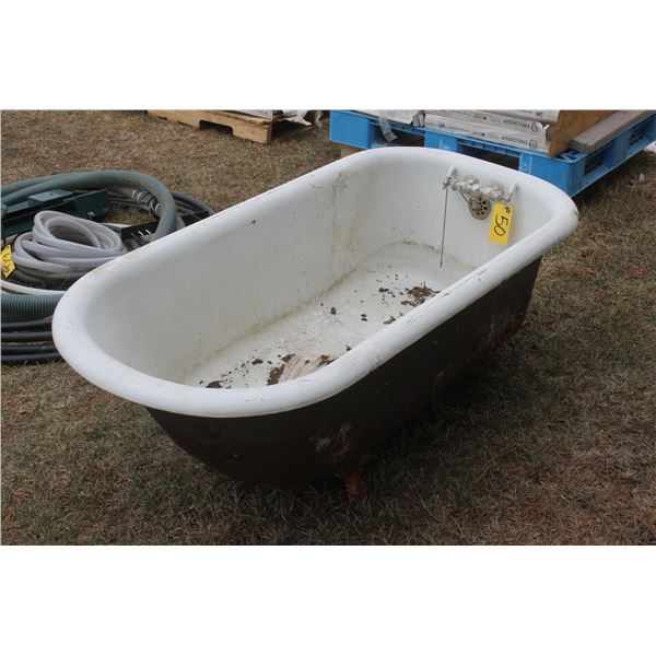 Old tub, missing 1- leg