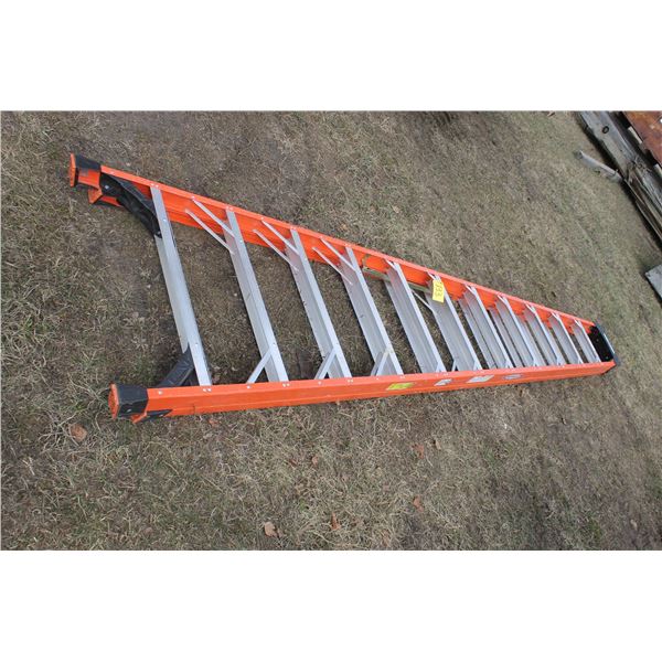 Werner fibreglass step ladder, 12'