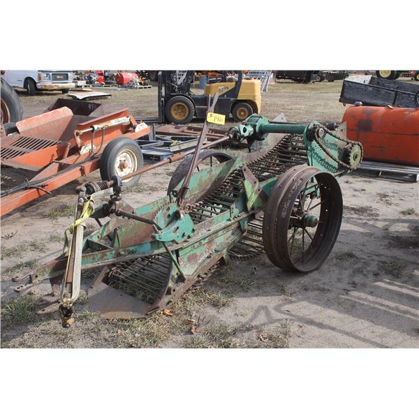 PTO potatoe digger on steel wheels