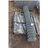 Image 1 : Roll of chain link and steel skids