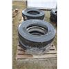 Image 5 : 4- 11R24.5 tires (used)