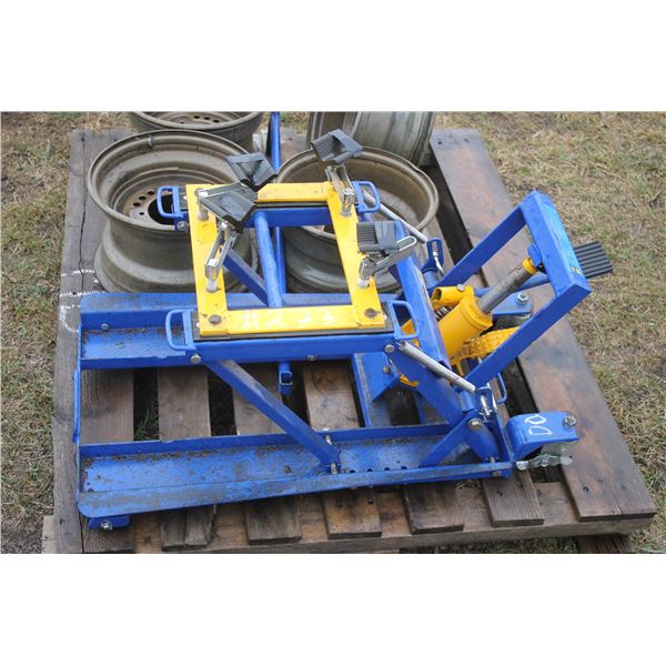 Powerfist 1500 lb ATV, motorcycle lift