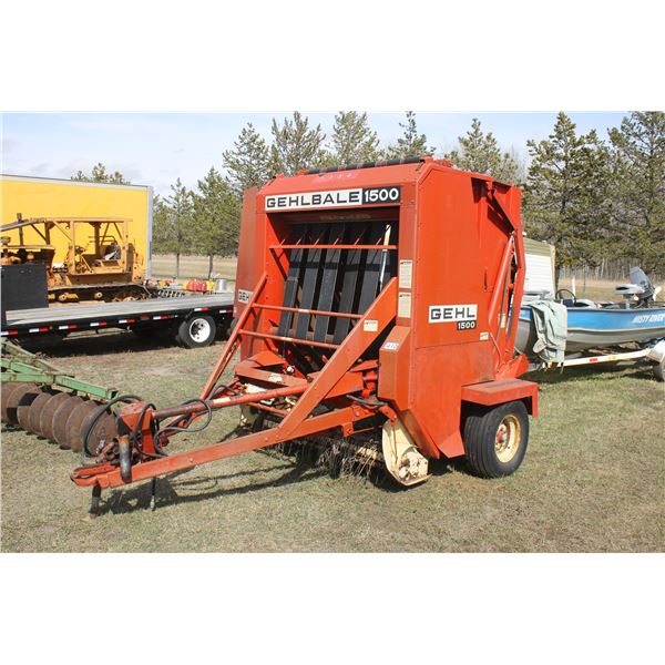 Gehl 1500 Round baler 540 PTO, shedded