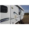 Image 3 : 1999 Forest River Sierra 27' 5th wheel trailer, 1- slide, rear kitchen, spacious bathroom, full show