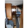 Image 5 : 1999 Forest River Sierra 27' 5th wheel trailer, 1- slide, rear kitchen, spacious bathroom, full show