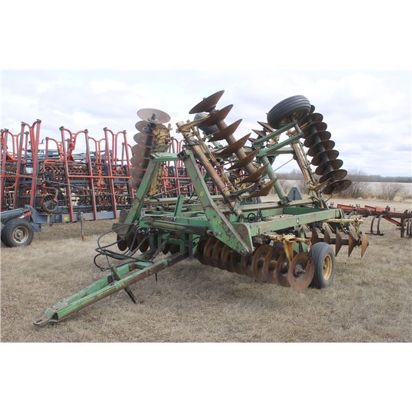 Approx. 28' JD 330, double wing disc, plus additional new parts, 2- discs and a bearing (PH Nestor 7