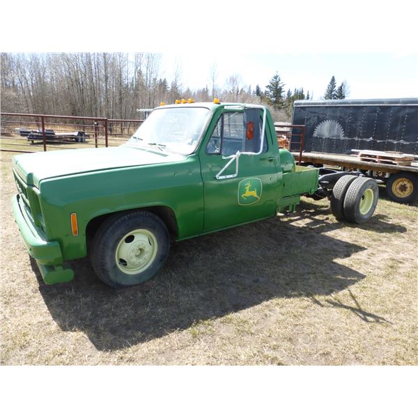 1980 GM 1 ton C&C V8 on propane & gas, 4 spd, showing 89104 Km, #TCM339V592998
