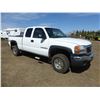 Image 1 : 2007 GMC 2500 ext. cab, 4x4 V8 auto, showing 164,164 Km, 5th wheel rails, #1GTHK29U67E117092, runs n