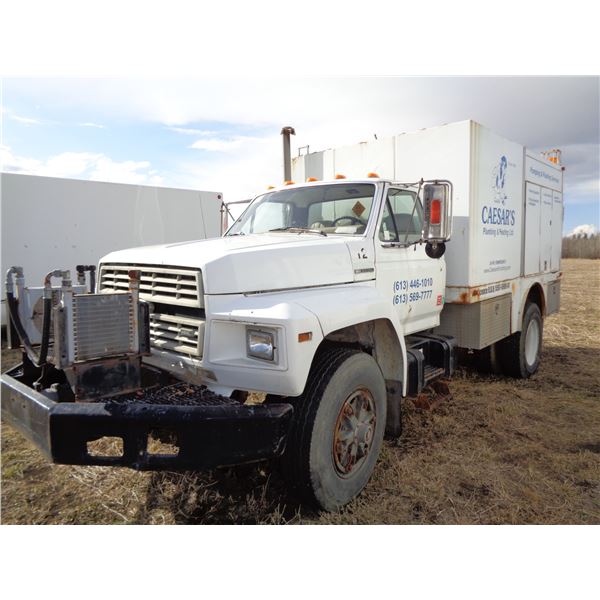 Ford 800, diesel, auto, 12' van box, 11x22.5 Tires, 333,292 Km, SN. 1FDXK84A3KVA50371 (PH Terry (780