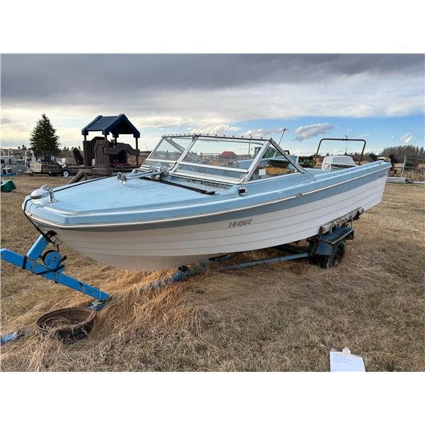 Saturn BOAT with trailer Pleasure craft, c/w (Evinrude motor SN.79309) SN. Not visible (PH Terry (78