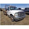 Image 1 : 2004 Ford F450, power stroke, auto, shows 306,755 Km, 12' wood-steel deck, 225/70R 19.5 tires, VIN.1