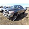 Image 2 : 2006 Dodge 2500 crew cab long box, cloth, 5.9L 24 valve, tail gate damage, Km's not visible (No fuse