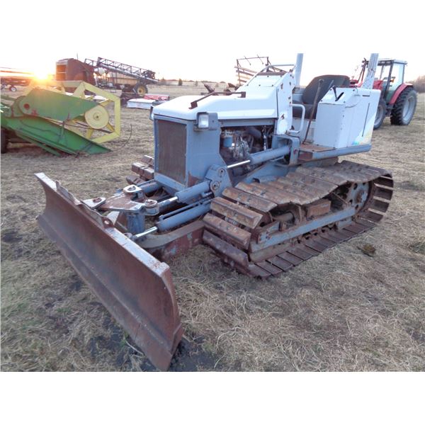 FURAKAWA Diesel Crawler Dozer, showing 1482 hours, 8' blade, SN.1052, very stiff steering (PH Terry