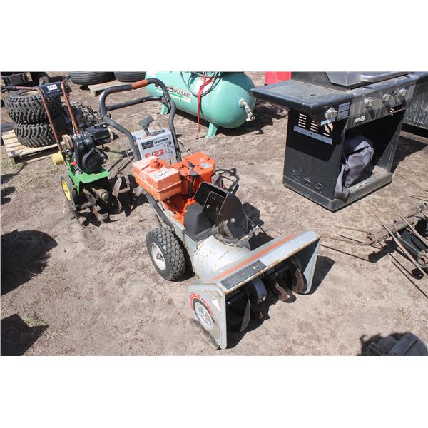 Craftsman 5/23 Snow blower running