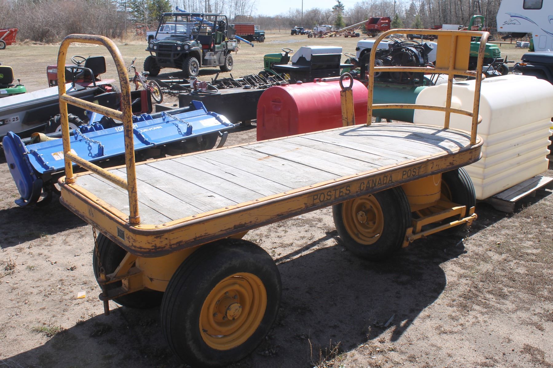 42"x10' Canada Post wagon