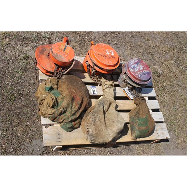 3 Chain hoists 1 Ton (selling all together)