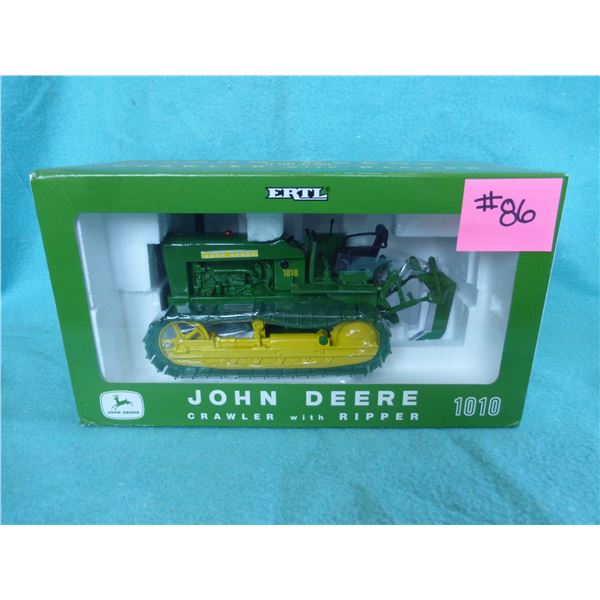 1/16 JD Model 1010 Crawler with ripper