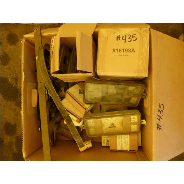 Qty of antique car parts, possibly 1940 Ford