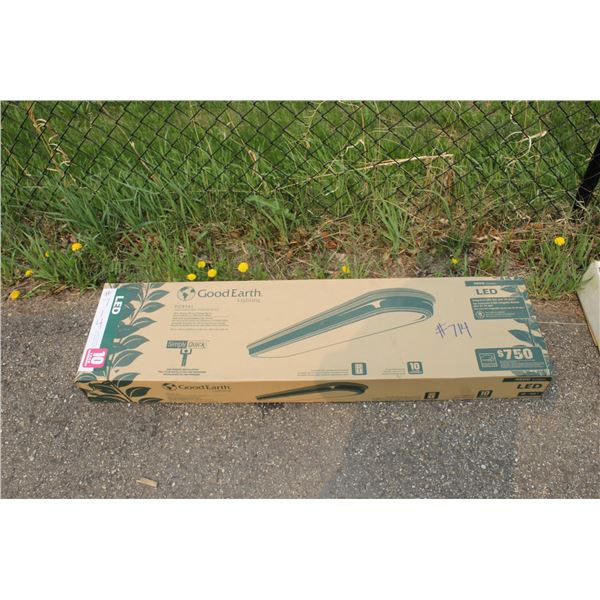 LED Good Earth grow light, as new