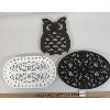 Image 1 : LOT OF 3 - OWL AND OVAL CAST IRON TRIVETS