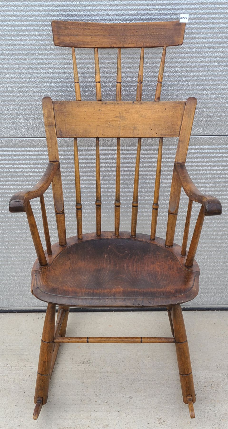ANTIQUE ROCKING CHAIR