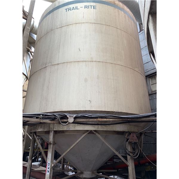 Trail Rite Smooth Wall Hopper Bottom Bin - 14' Diameter Approx 15' High   Hoppers - Purchaser is sol