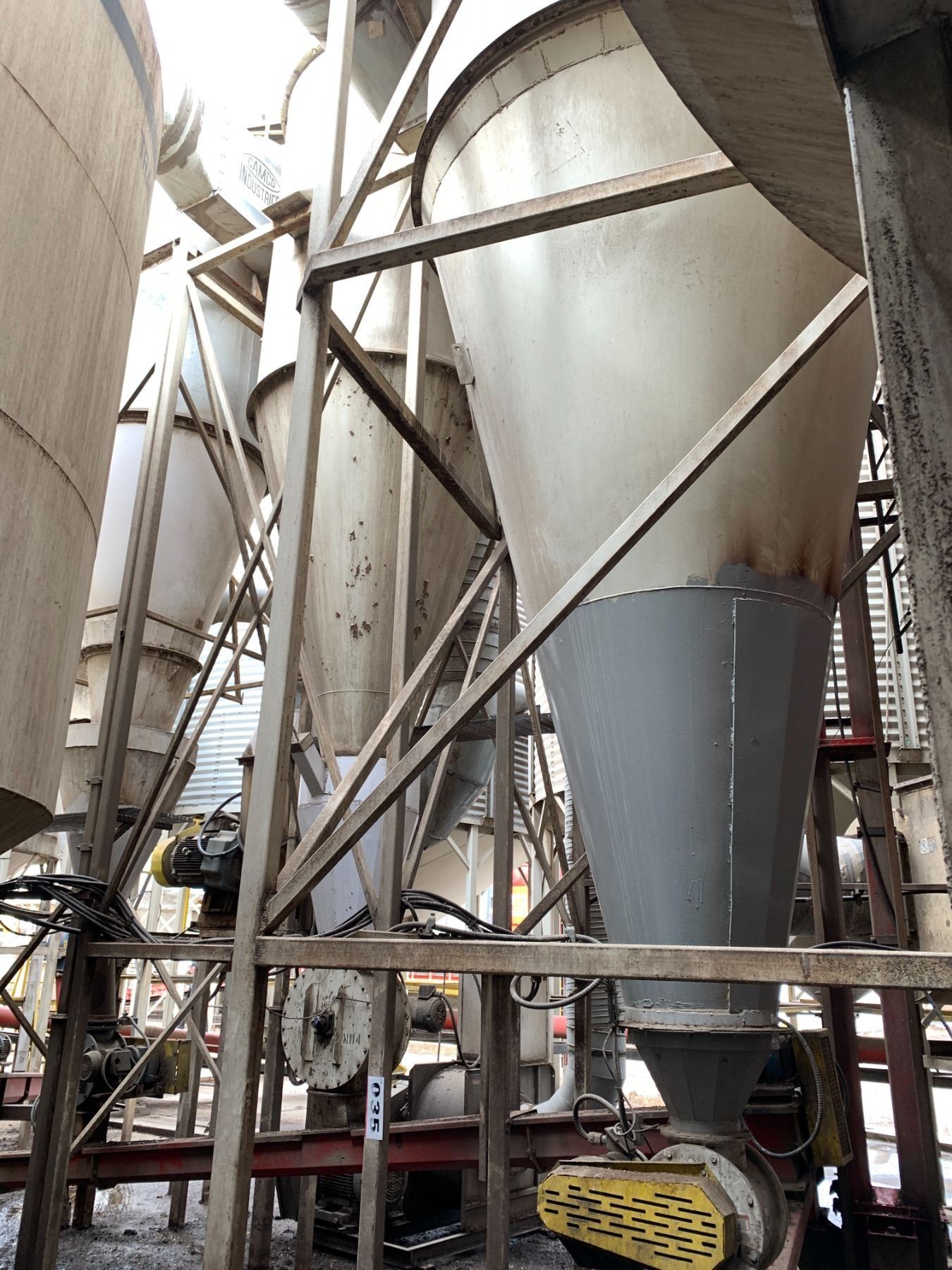Transfer Hopper 3 Grain Transfer Hopper - Purchaser is solely responsible for ...