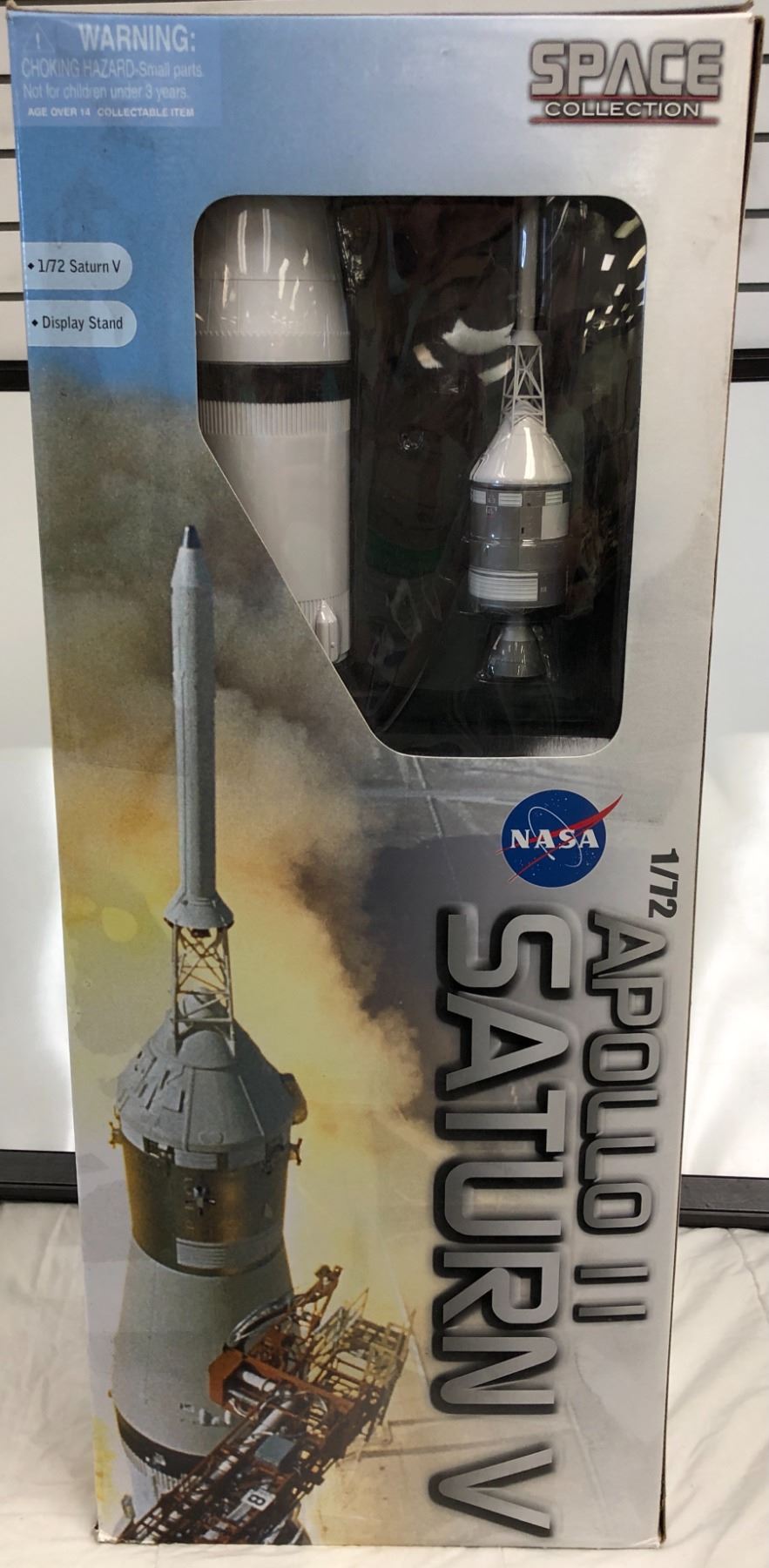 Space Collection Apollo II Saturn