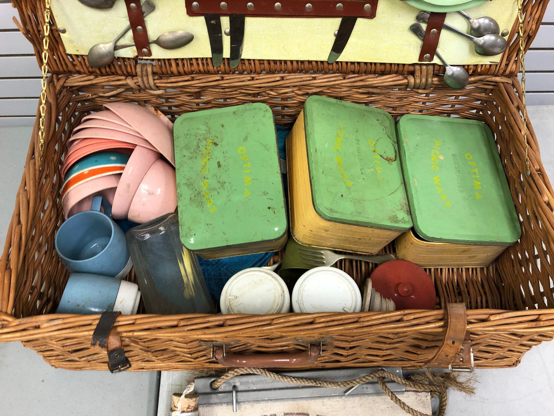 Picnic Box Invention Full Set of Vintage Optima Picnic Basket