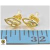 Image 1 : NEW GOLD PLATED LILY STUD EARRINGS WITH