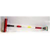 Image 1 : TELESCOPING CAR WINDOW BRUSH WITH SQUEEGE AND