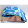 Image 1 : CHILDS SIZE HANDMADE PATCHWORK QUILT