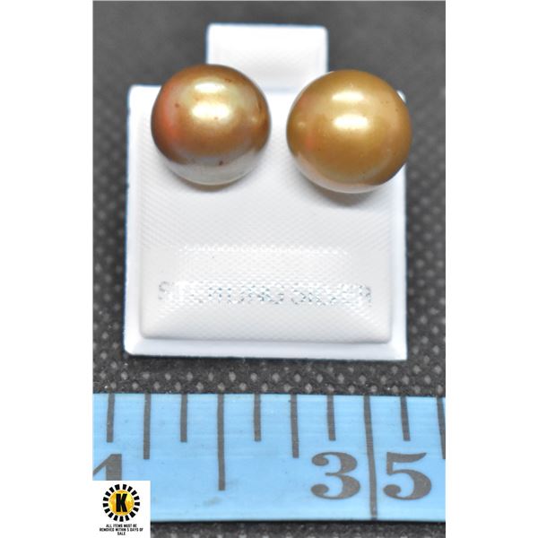 #217-NATURAL AKOYA PEARL STUD EARRING