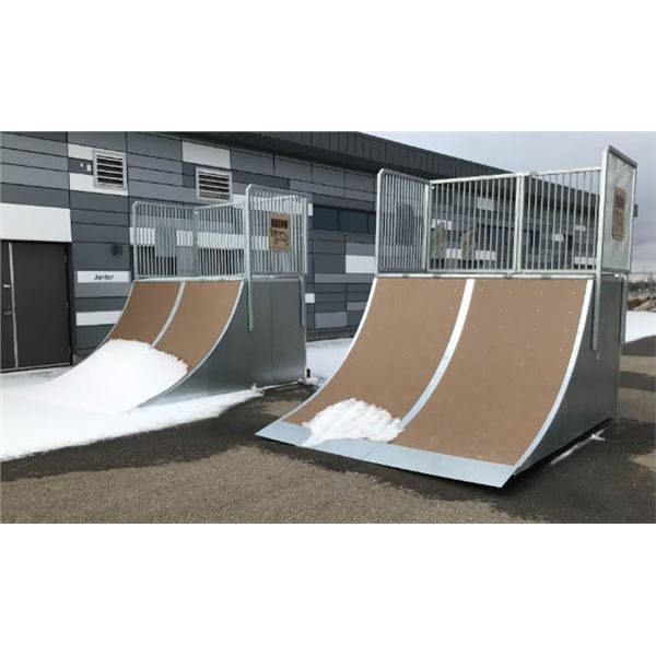 RHINO QUARTER PIPE RAMP SKATEBOARD STRUCTURE - Kastner Auctions