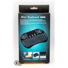 Image 1 : NEW WIRELESS BACKLIT MINI KEYBOARD MOUSE