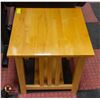 Image 1 : MAPLE COLOURED RETRO WOODEN END TABLE